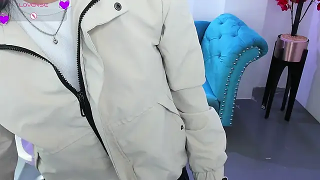 Akaza Hakuji  online show from March 17, 1:59 pm