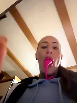 Black sweet Rose online show from January 8, 6:45 pm