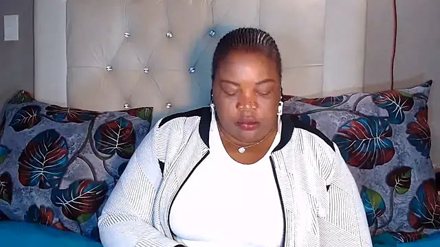 omalicha98 online show from July 16, 7:02 am