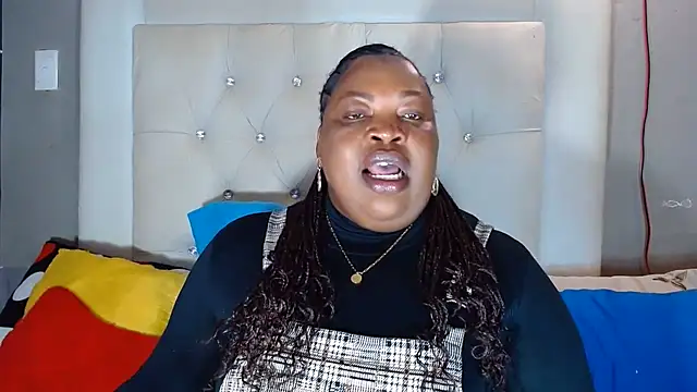 omalicha98 online show from June 26, 7:09 am