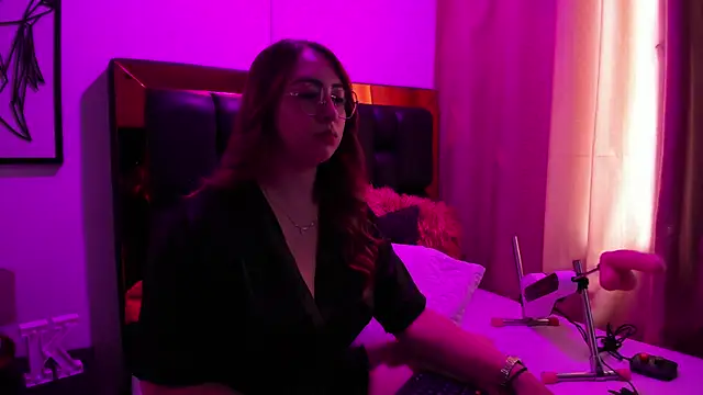 Katalina Evans online show from April 30, 5:40 pm
