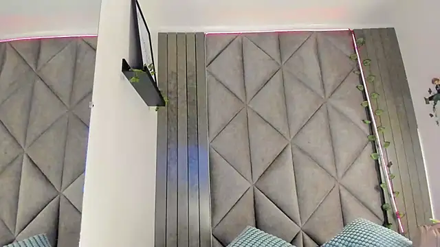 SabrinaSpell  online show from December 14, 11:49 am