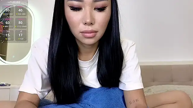 asianqueeny online show from May 11, 7:55 pm