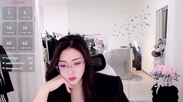miaomiao-777 online show from April 28, 2:27 am