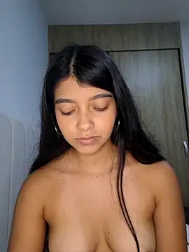 IslaBlaze online show from November 10, 6:36 pm