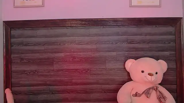 AdaaMillan online show from February 4, 8:01 pm