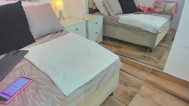 raquell moore online show from February 3, 12:21 pm