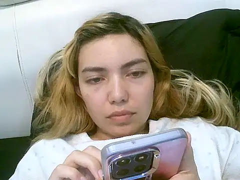 Snapshot of VittoriaTaylor chatting on October 17, 7:06 pm VittoriaTaylor online show from October 17, 7:06 pm