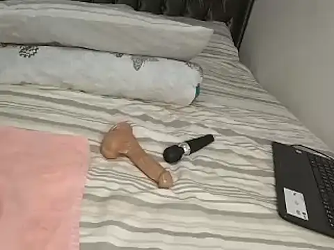 Snapshot of Chandy012 chatting on October 14, 12:30 pm Chandy012 online show from October 14, 12:30 pm