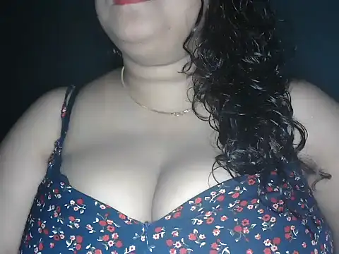 Snapshot of kissingcurvy chatting on October 13, 7:11 am kissingcurvy online show from October 13, 7:11 am