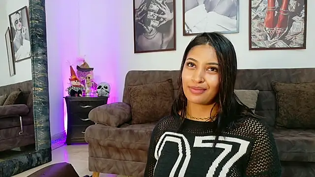 loretahorny online show from October 29, 1:58 pm