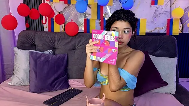 lucie petite online show from July 2, 6:25 pm