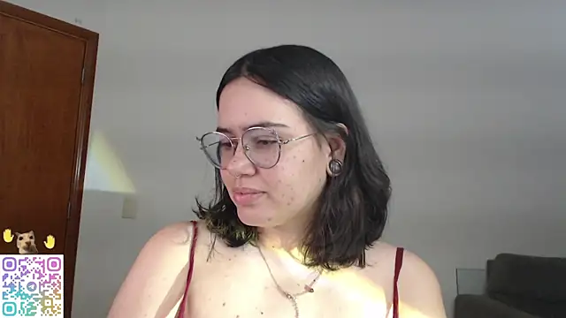 crystalll room online show from June 27, 2:12 am