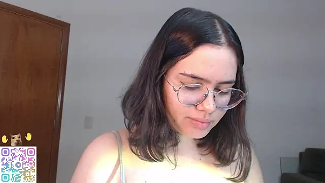 crystalll room online show from July 27, 2:41 am