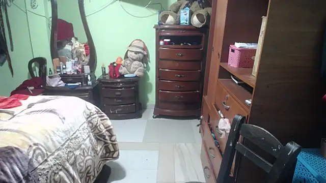 jazmin mature  online show from October 10, 9:20 pm