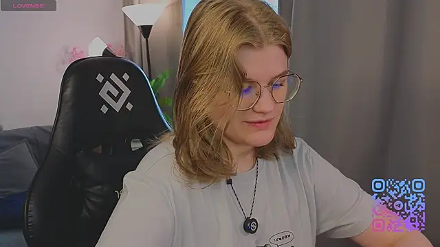  JessieVibes online show from July 5, 2:12 pm