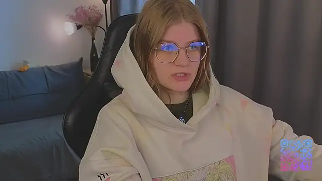  JessieVibes online show from June 18, 1:38 pm