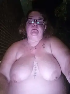 diosacurvy1984 online show from July 30, 10:43 pm
