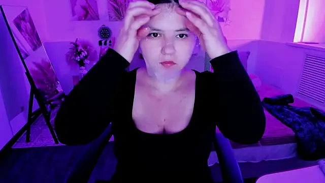 DiaAngell online show from May 1, 9:07 pm