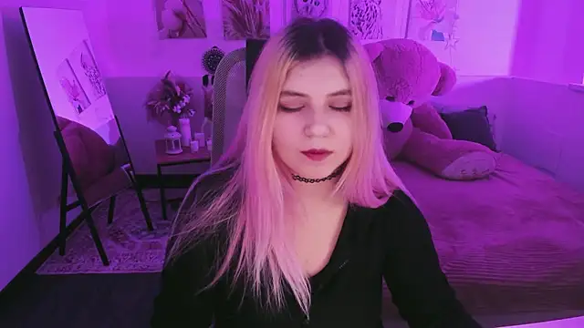 DiaAngell online show from March 16, 7:18 pm