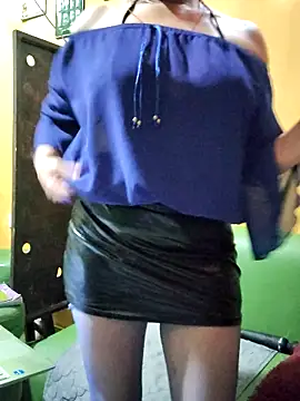 ilonna2025 online show from June 11, 10:39 pm