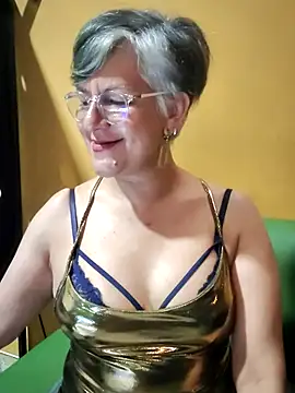 ilonna2025 online show from May 2, 10:35 pm