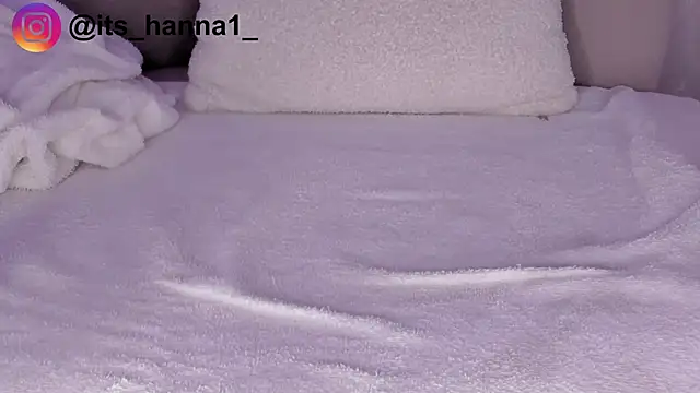 cutte hanna18 online show from June 2, 9:49 pm