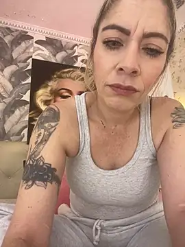 viktoria davis  online show from July 14, 11:20 pm