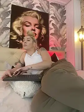viktoria davis  online show from July 2, 4:07 am