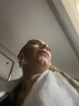 viktoria davis  online show from February 11, 10:22 pm