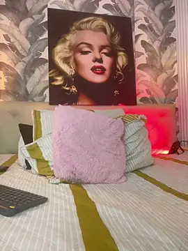 viktoria davis  online show from July 14, 1:39 am