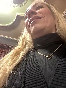 viktoria davis  online show from January 10, 11:09 pm