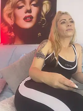 viktoria davis  online show from June 11, 12:32 am