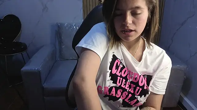 Kitten Cam online show from July 20, 3:53 am