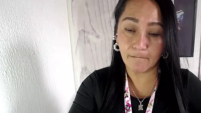 JULIANAWET69 online show from March 13, 8:32 pm