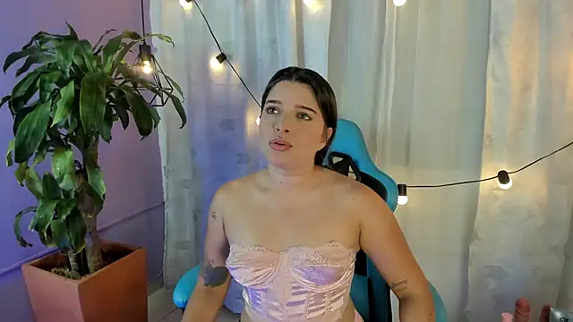 Lia little18 online show from June 12, 9:23 pm