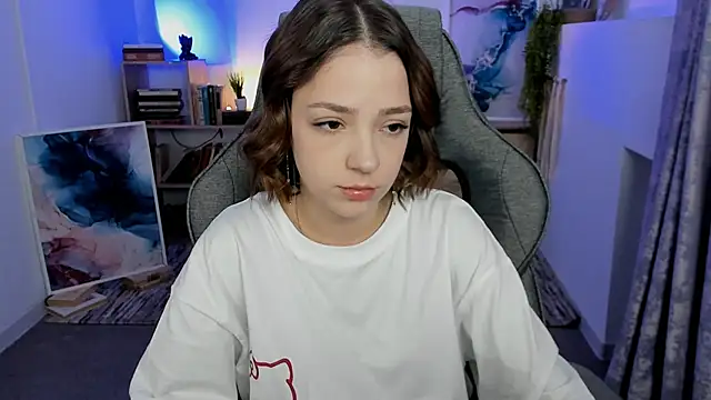 PamBeesly online show from November 4, 8:30 am