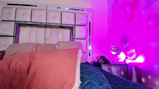 emili clark online show from October 31, 5:31 am