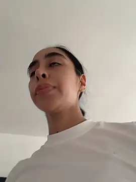 sophierooy22 online show from July 6, 8:44 pm