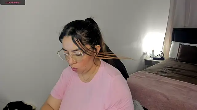 brithany olson25 online show from December 13, 8:37 pm