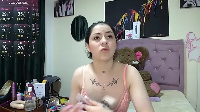 Emmie Hot online show from November 4, 12:10 pm