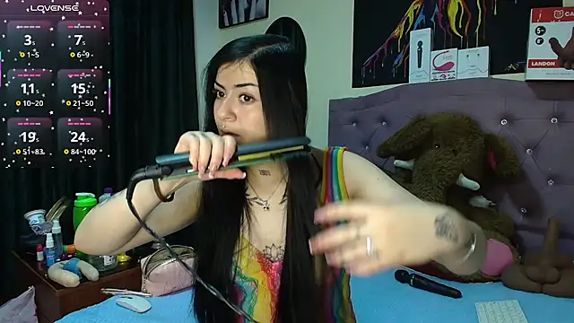 Emmie Hot online show from July 3, 12:00 pm