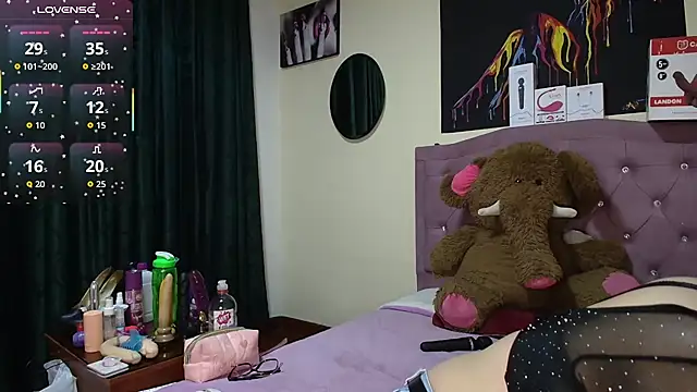 Emmie Hot online show from June 25, 11:45 am