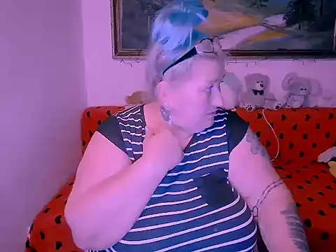 mayamayx online show from November 29, 8:57 pm