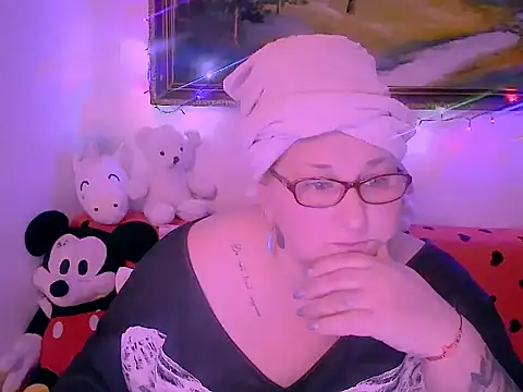 mayamayx online show from November 22, 8:11 pm