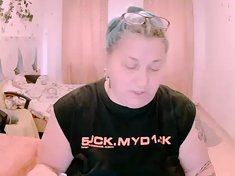 mayamayx online show from May 13, 4:02 pm