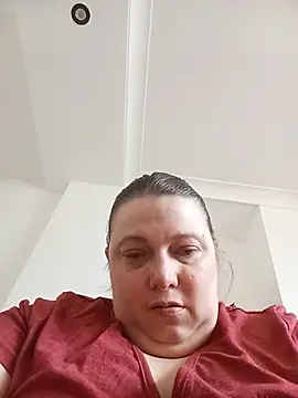 HotHornyEmmaX online show from August 4, 5:19 pm