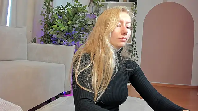 Snapshot of Rachel_Rut chatting on September 19, 4:44 am Rachel Rut online show from September 19, 4:44 am