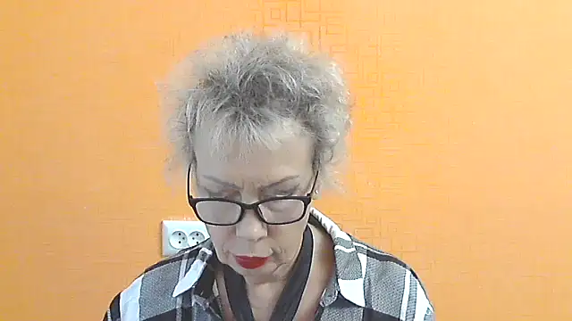 NessyJenixs online show from September 25, 7:07 am