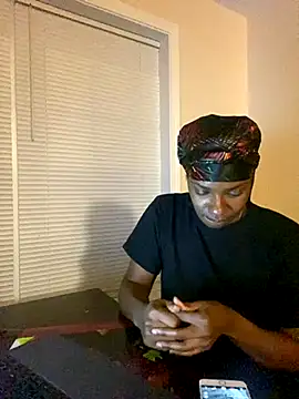theprettysoles online show from November 30, 10:47 pm